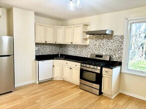 6 Rademan Pl in Jersey City, NJ - Building Photo - Building Photo