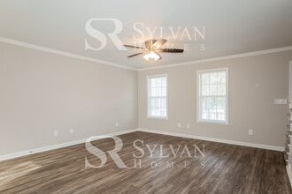 1004 Crystal Brook Way in Monroe, GA - Building Photo - Building Photo