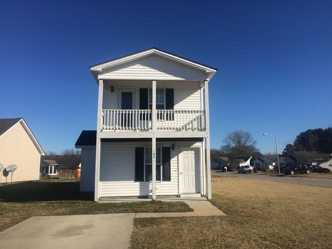 100 Stallings Ct in Elizabeth City, NC - Building Photo - Building Photo