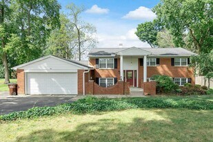 2045 La Grange Rd in Dayton, OH - Building Photo