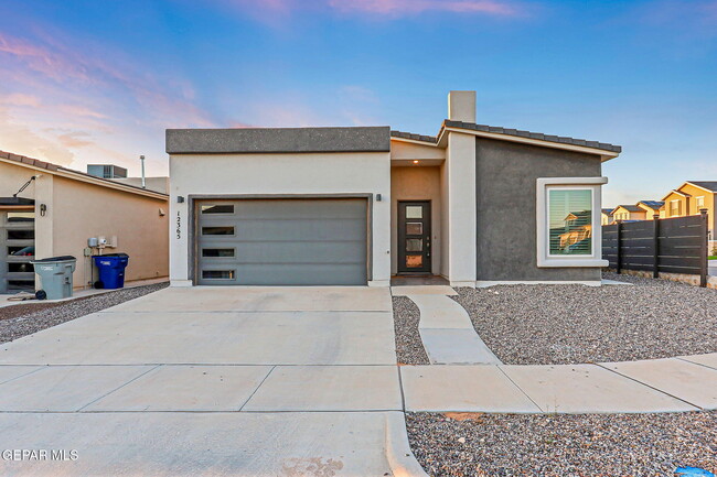 12365 Desert Pine Ave