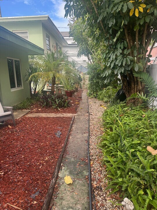 4644 Bougainvilla Dr in Lauderdale-by-the-Sea, FL - Building Photo