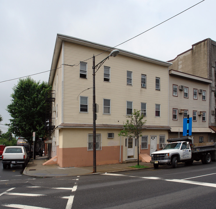 548-550 Market St in Newark, NJ - Foto de edificio