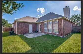 7800 Kinman Ln in Plano, TX - Building Photo - Building Photo