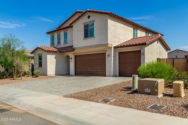 17995 W Hilton Ave, Unit B in Goodyear, AZ - Foto de edificio - Building Photo