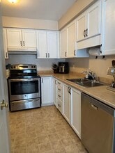 645 Basswood St in Waterloo, ON - Building Photo - Building Photo