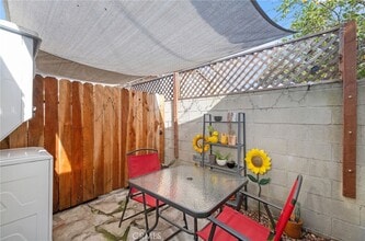 336 Chester St in Glendale, CA - Building Photo - Building Photo