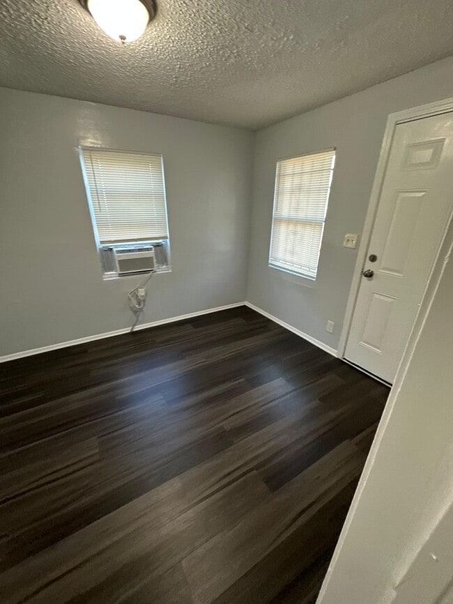 1528 Mt Herman St in Jacksonville, FL - Building Photo - Building Photo