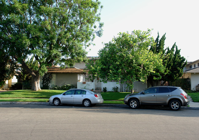 Rosewood Apartments in Orange, CA - Building Photo - Building Photo