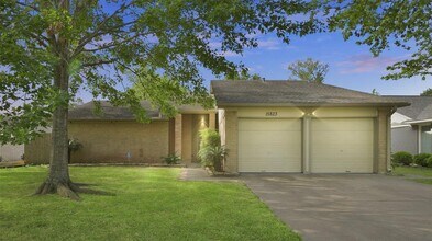 15823 Fox Springs Dr in Houston, TX - Building Photo - Building Photo