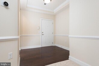 15110 Heather Mill Ln-Unit -204 in Haymarket, VA - Building Photo - Building Photo