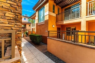 6940 E Cochise Rd in Paradise Valley, AZ - Building Photo - Building Photo