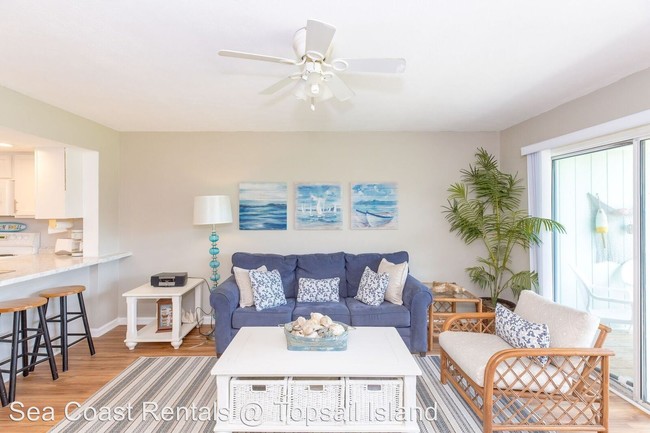 918 N New River Dr in Surf City, NC - Building Photo - Building Photo