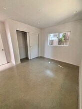 11322 Bessemer St in North Hollywood, CA - Foto de edificio - Building Photo