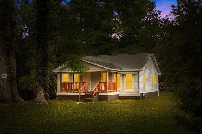 property at 1252 Dogwood Rd
