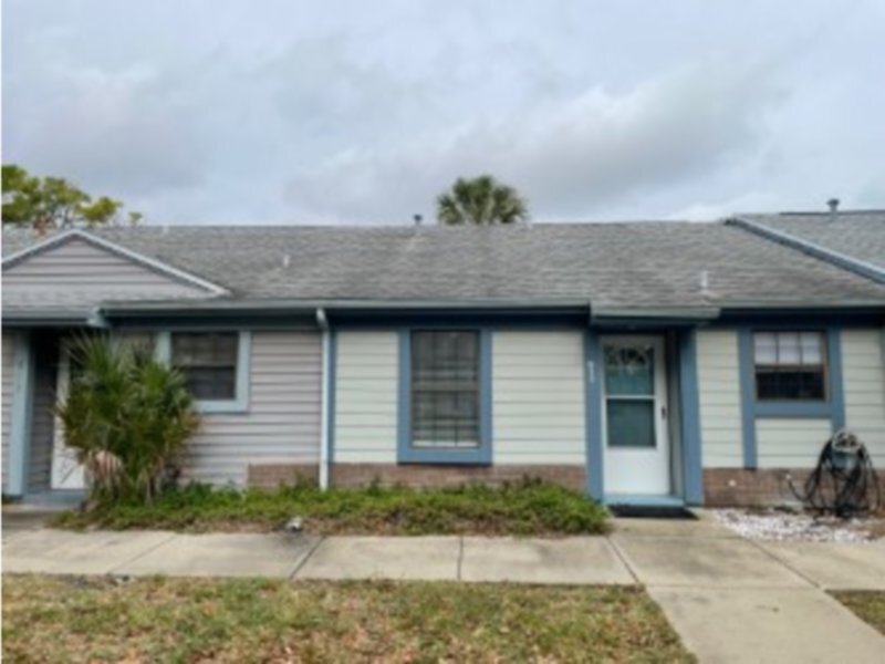 913 Fairvilla Dr in New Smyrna Beach, FL - Building Photo