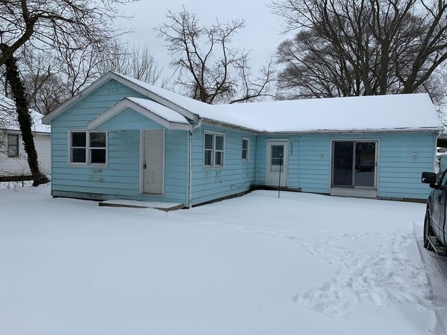 property at 527 W 21st St