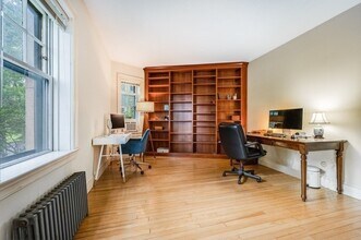 993 Memorial Dr, Unit 102R in Cambridge, MA - Building Photo - Building Photo