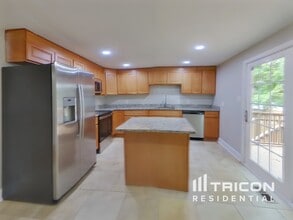 9851 Branchleigh Rd in Randallstown, MD - Foto de edificio - Building Photo