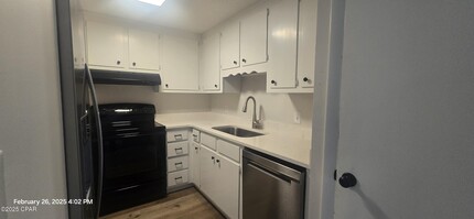 1006 Bradley Cir in Lynn Haven, FL - Building Photo - Building Photo
