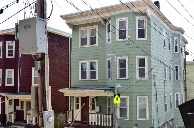 90 Fisher Ave, Unit 2