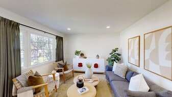 433 E 19th St in Costa Mesa, CA - Building Photo