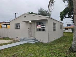 1240 Rutland St in Opa Locka, FL - Building Photo - Building Photo