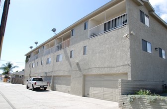 623 W 17th St in San Pedro, CA - Foto de edificio - Building Photo