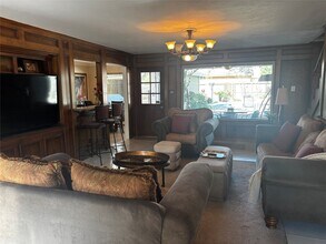 11418 Chevy Chase Dr in Houston, TX - Building Photo - Building Photo