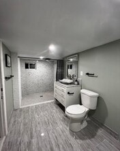 1820 Albany Ave in West Hartford, CT - Building Photo - Building Photo