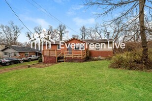 107 W Leslie Ave in Cincinnati, OH - Building Photo