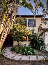 3746 Lankershim Blvd, Unit Guest House in Los Angeles, CA - Foto de edificio - Building Photo