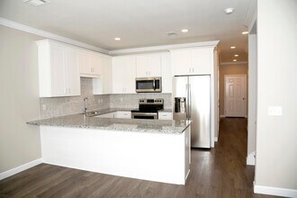 1818 Stable Ln in Fort Walton Beach, FL - Building Photo - Building Photo