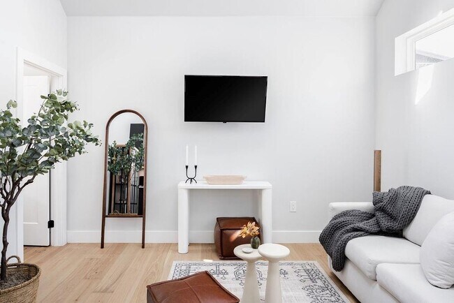 1210 Brentwood St-Unit -C in Austin, TX - Building Photo - Building Photo