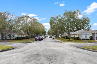 2074 Foxwood Dr in Melbourne, FL - Building Photo - Building Photo