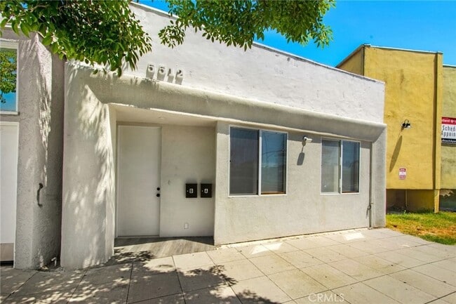 property at 5512 Long Beach Blvd