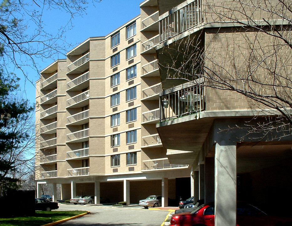 River Ridge Terrace in Highland Park, NJ - Building Photo