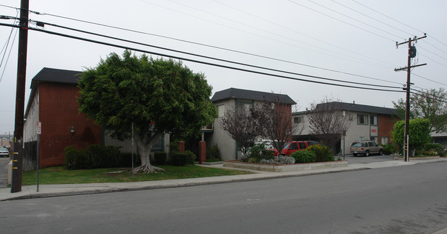 Midway Manor in Midway City, CA - Foto de edificio - Building Photo