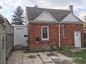 117 Gladstone Ave in Chatham, ON - Building Photo