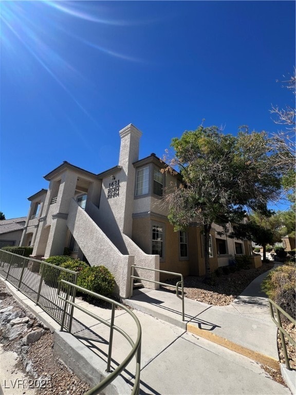 property at 1621 Queen Victoria St