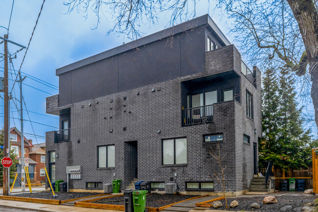 206 Oakwood Av in Toronto, ON - Building Photo - Building Photo