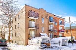 160 Du Moulin Av in Lachine, QC - Building Photo