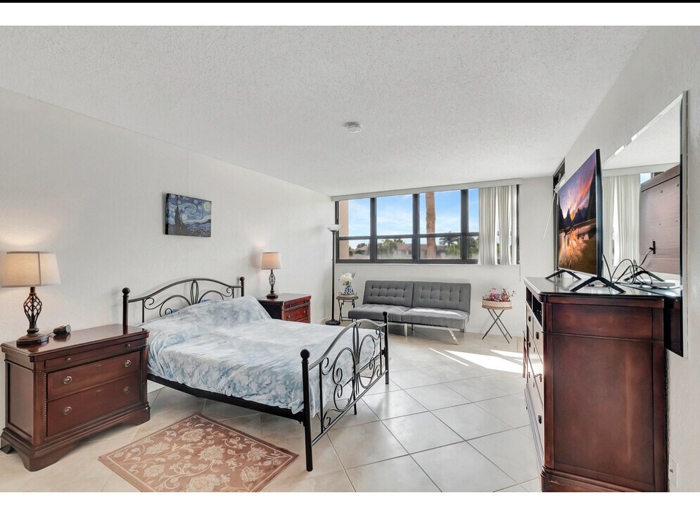 800 Jeffery St, Unit 205 in Boca Raton, FL - Building Photo