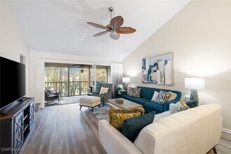 6900 Dennis Cir in Naples, FL - Building Photo - Building Photo