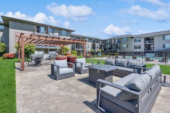 Overlook at the Willamette in Milwaukie, OR - Foto de edificio - Building Photo