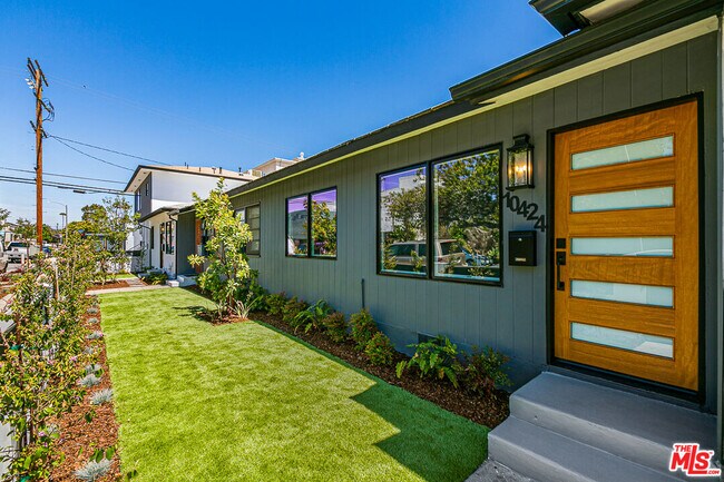 10420 Regent St in Los Angeles, CA - Building Photo - Building Photo