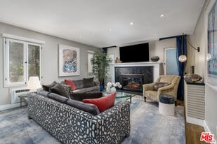 2066 Glencoe Way in Los Angeles, CA - Building Photo