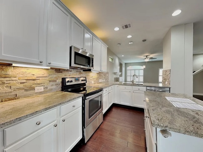 property at 1029 Thomas Ln