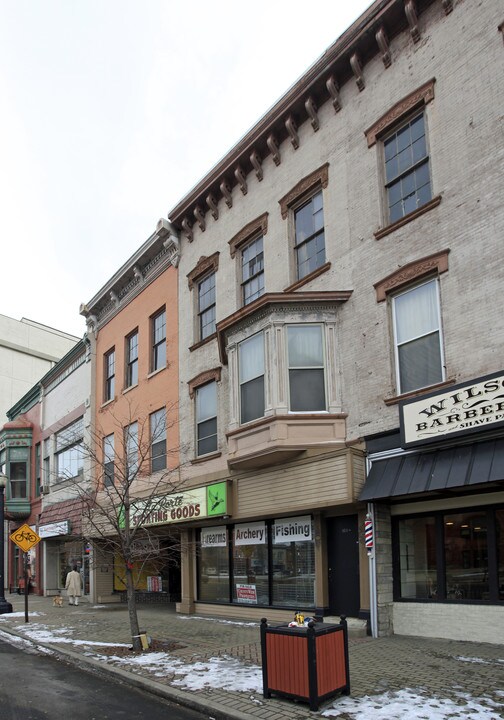 816 W Lincolnway in La Porte, IN - Foto de edificio