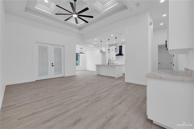 16 Makayla Dr in San Juan, TX - Foto de edificio - Building Photo